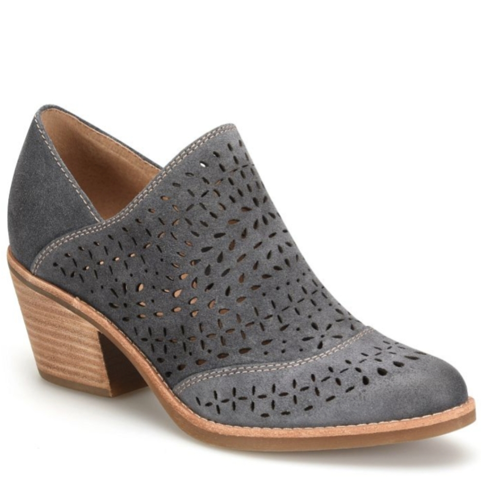 Sofft cutout ankle boots, size 7.5